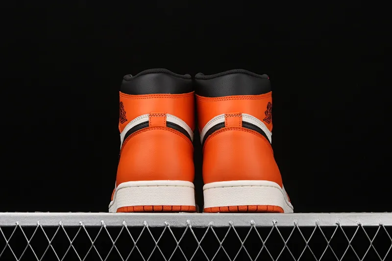 All categories Air Jordan Jordan series basketball shoes Air Jordan 1 High pure original version Air Jordan 1 Retro High OG AJ1 white orange Joe 1 white buckle broken 555088-113